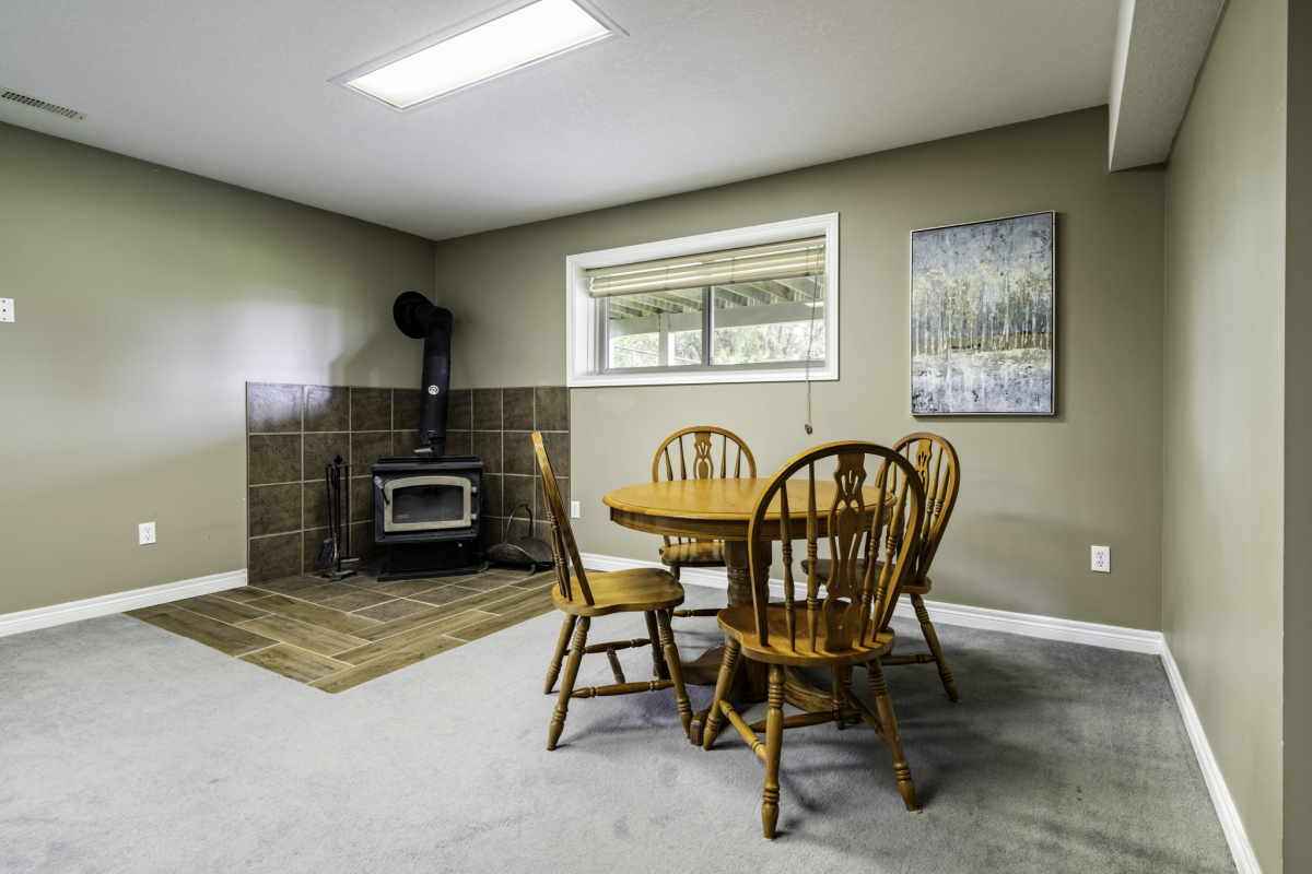 752119 Ida Street-45