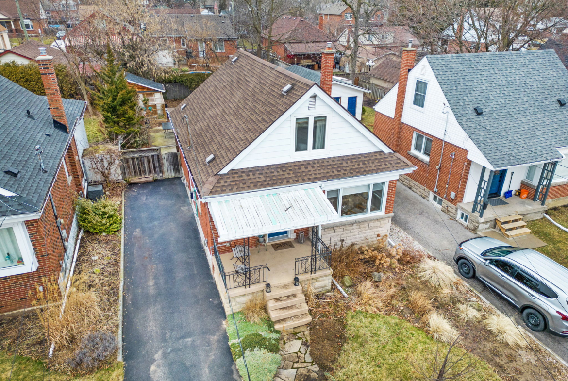 138 Erindale Ave. Hamilton - aerial image of front of house