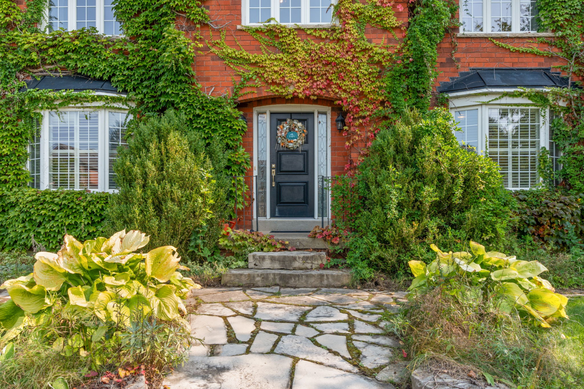 3-web-or-mls-DSC09055 5554 Middleport Cres. Mississauga
