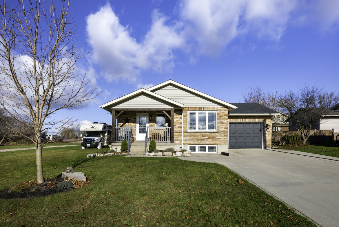 771 Princess St - bungalow for sale in Mt. Forest